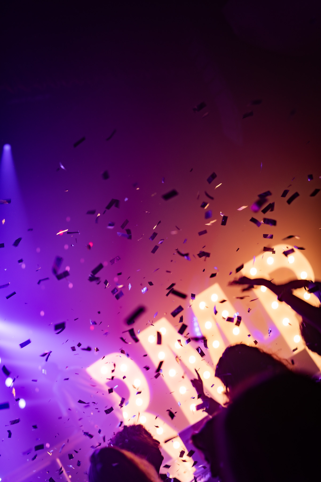 soirée 40 ans Galerie Photos RMB confettis